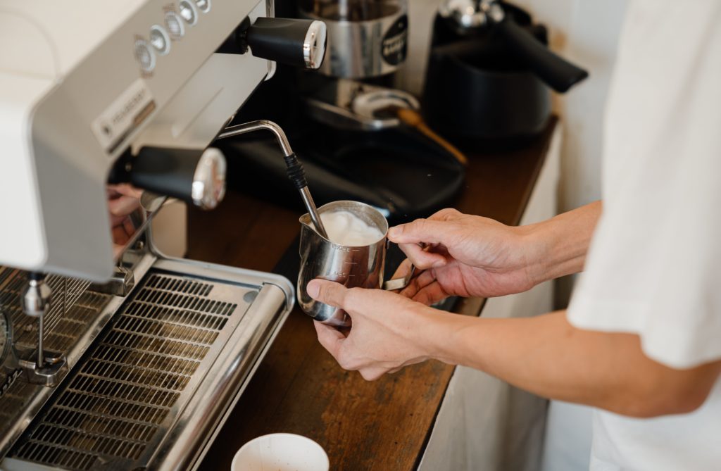 Cleaning and Maintaining Your Coffee Machine | 6 Simple Steps 1 coffee-machine-maintainence